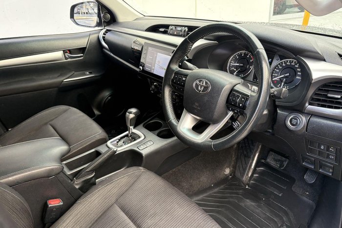 2021 Toyota Hilux SR5