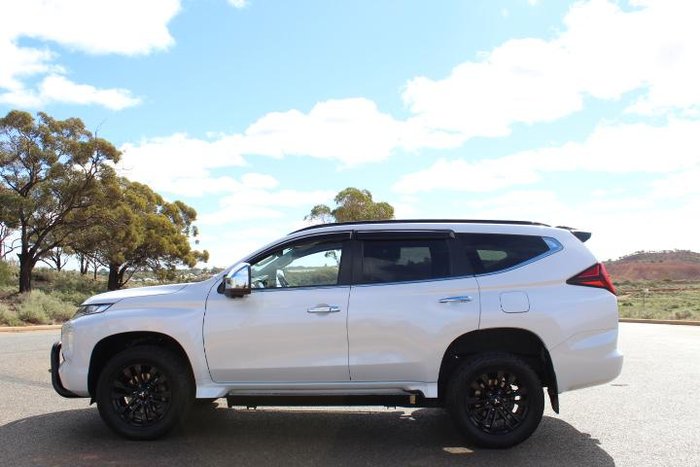 2022 Mitsubishi Pajero Sport GSR