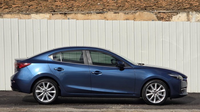 2018 Mazda 3 SP25