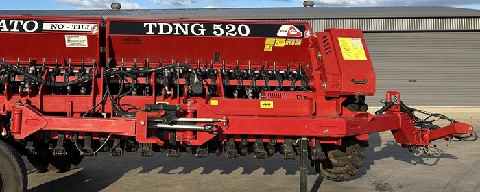 0 SEMEATO TDNG 520 DOUBLE DISC SEEDER USED RED