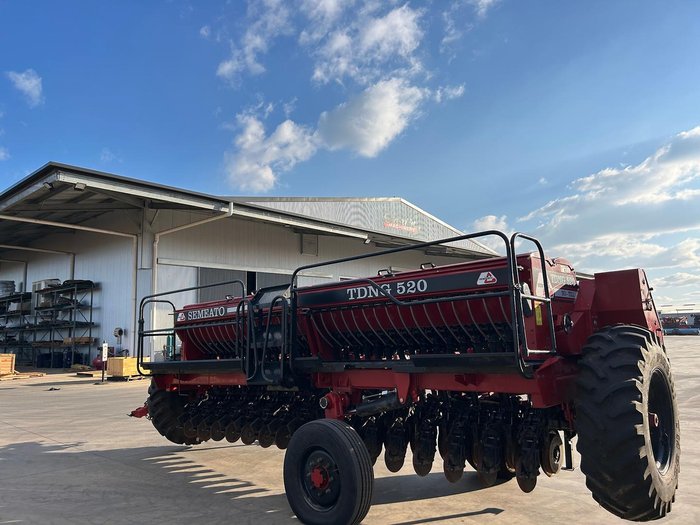 0 SEMEATO TDNG 520 DOUBLE DISC SEEDER USED RED