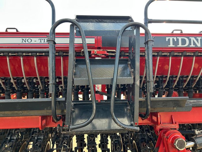 0 SEMEATO TDNG 520 DOUBLE DISC SEEDER USED RED