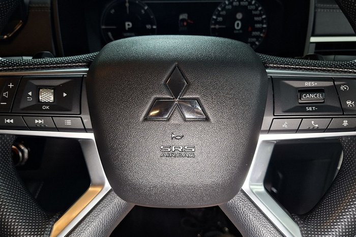 2025 Mitsubishi Outlander PHEV ES