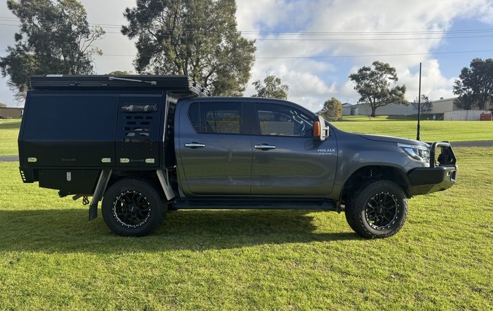 2019 Toyota Hilux SR5