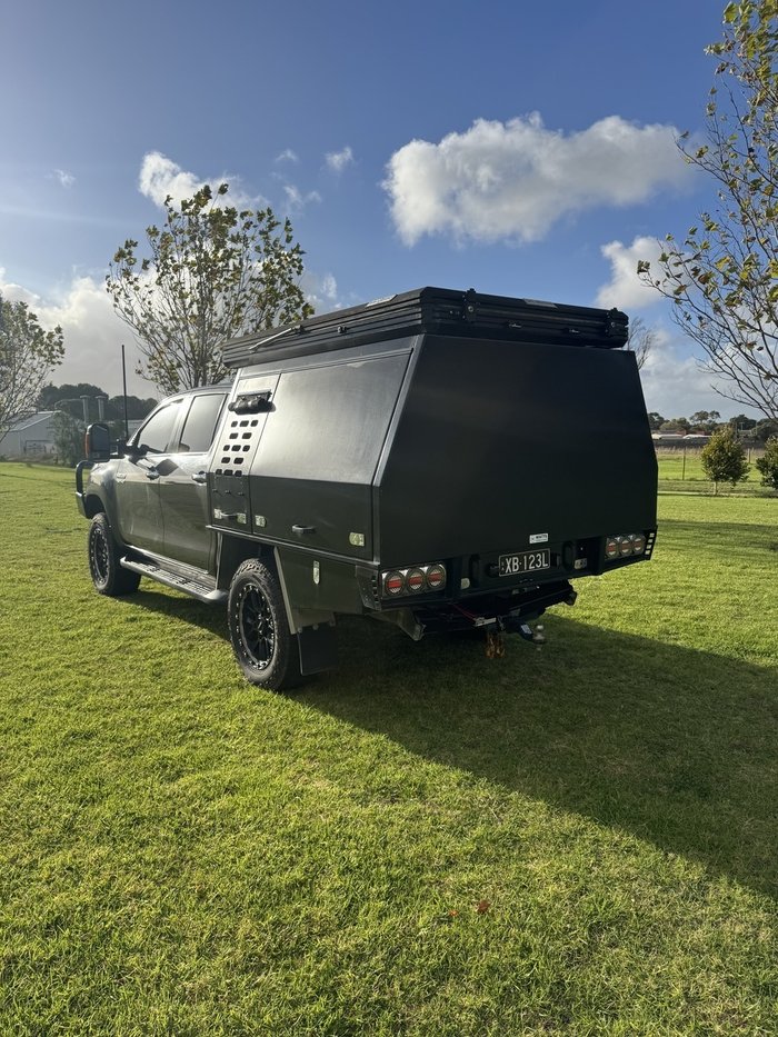 2019 Toyota Hilux SR5