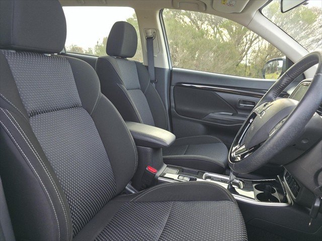 2019 Mitsubishi Outlander ES
