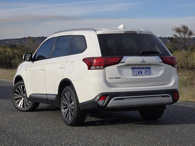 2019 Mitsubishi Outlander ES