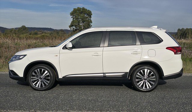 2019 Mitsubishi Outlander ES
