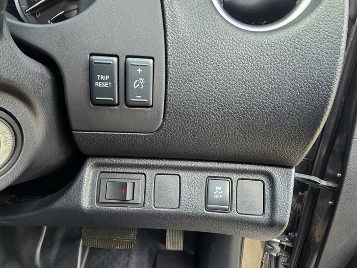 2022 Nissan Navara SL