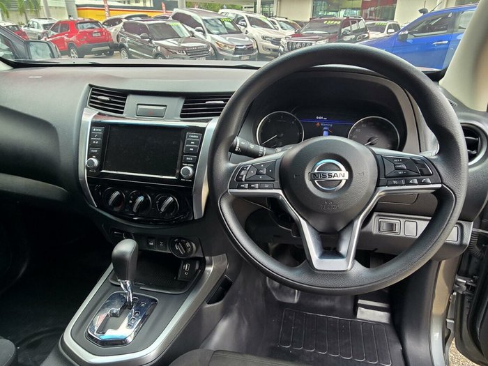 2022 Nissan Navara SL