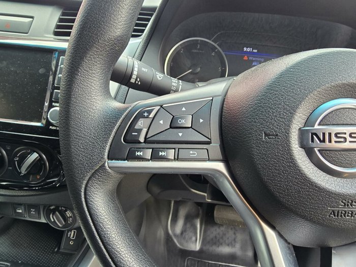 2022 Nissan Navara SL