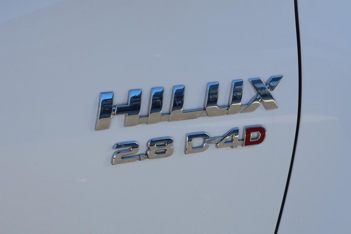 2022 Toyota Hilux SR