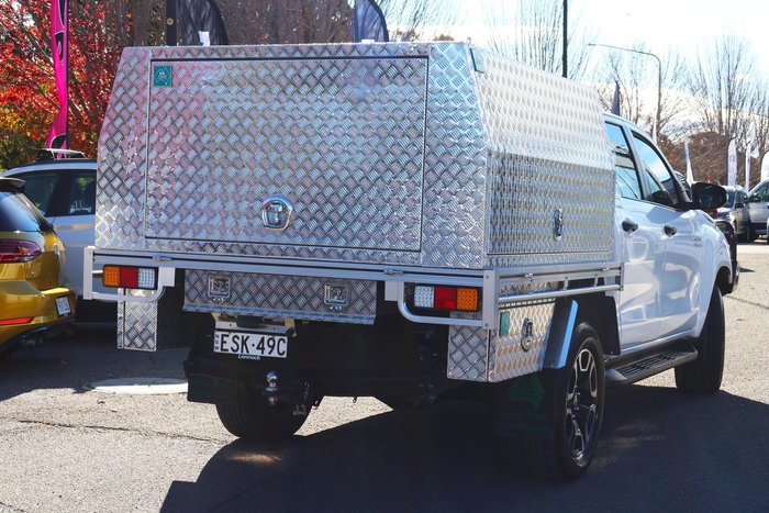2022 Toyota Hilux SR