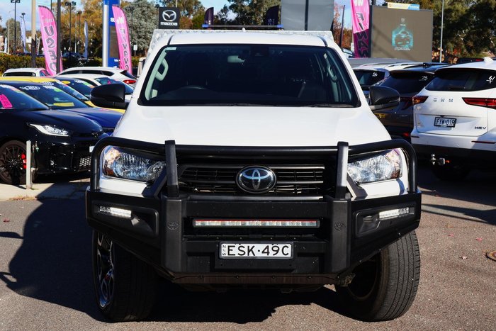 2022 Toyota Hilux SR