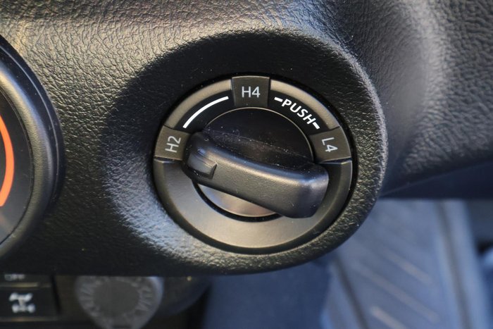 2022 Toyota Hilux SR