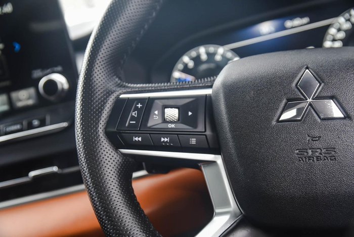 2023 Mitsubishi Outlander Exceed Tourer