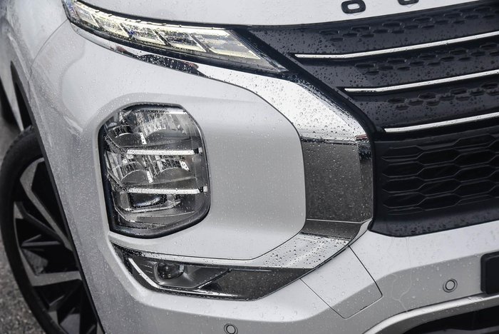 2023 Mitsubishi Outlander Exceed Tourer