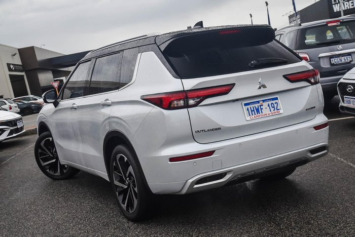 2023 Mitsubishi Outlander Exceed Tourer