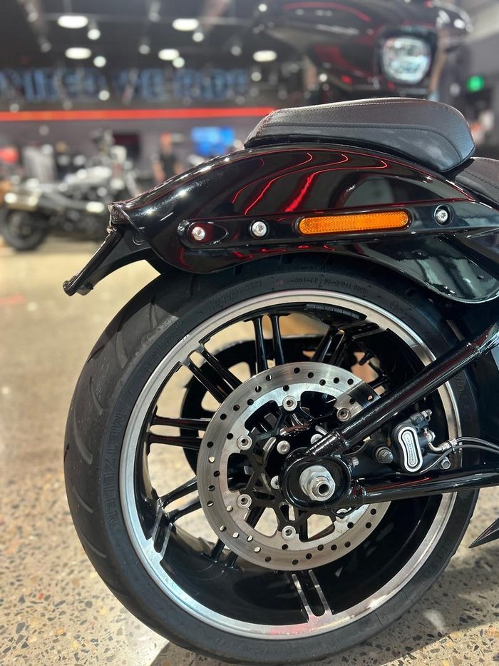 2017 Harley-Davidson Breakout 107 (FXBR) Softail Black