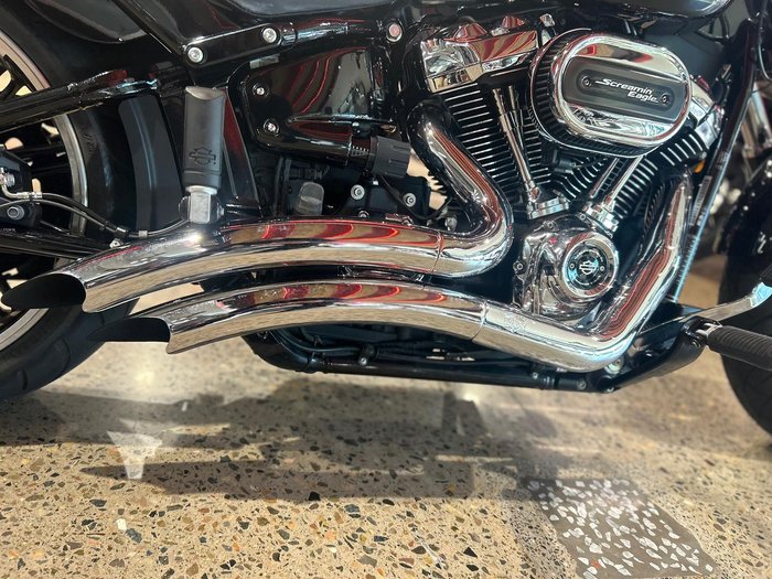 2017 Harley-Davidson Breakout 107 (FXBR) Softail Black