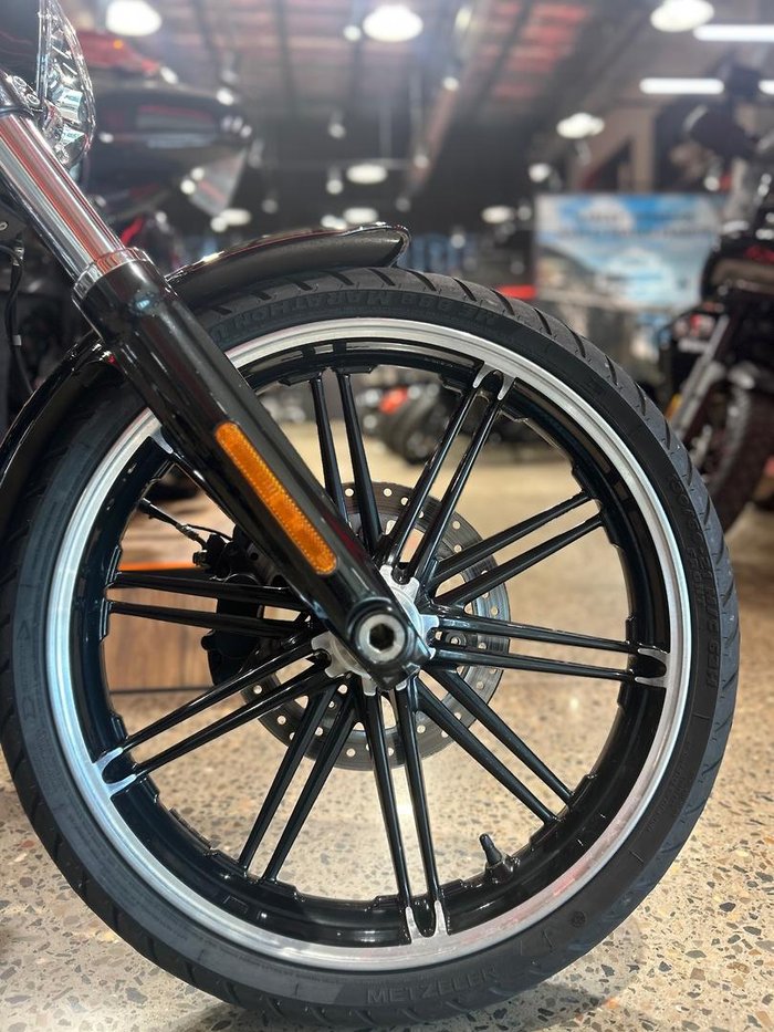 2017 Harley-Davidson Breakout 107 (FXBR) Softail Black