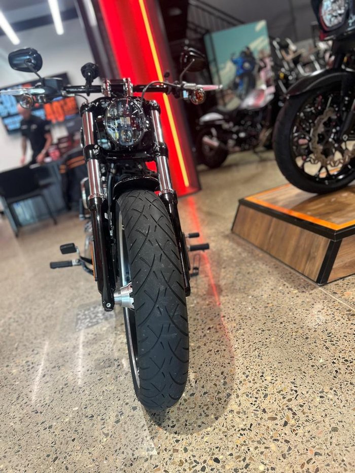 2017 Harley-Davidson Breakout 107 (FXBR) Softail Black