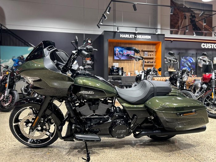 Harley-Davidson Road Glide 117 (FLTRX) Touring