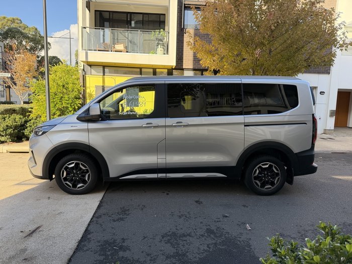 2025 Ford Tourneo Active