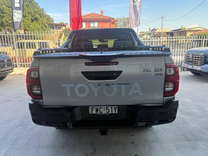 2025 Toyota Hilux SR5 48V