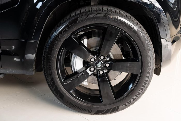 2025 Land Rover Defender 130 D350 X-Dynamic SE