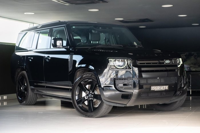 2025 Land Rover Defender 130 D350 X-Dynamic SE