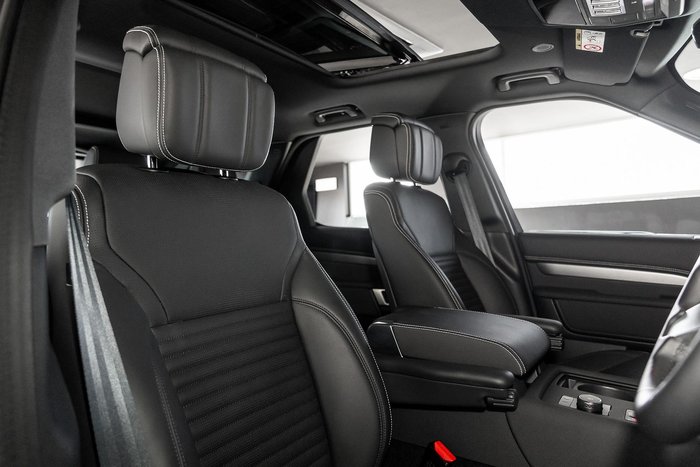 2025 Land Rover Discovery D350 Dynamic HSE