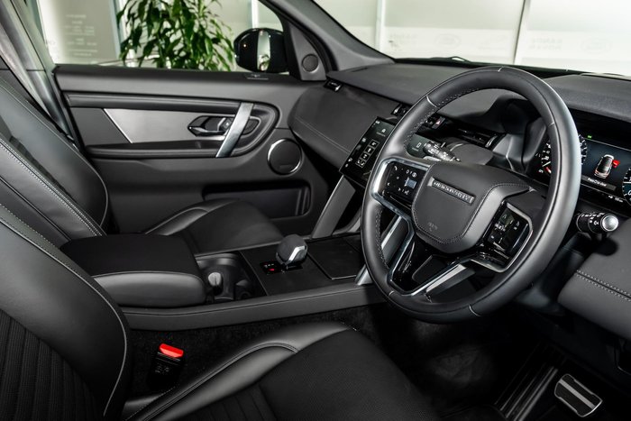 2024 Land Rover Discovery Sport P250 Dynamic HSE