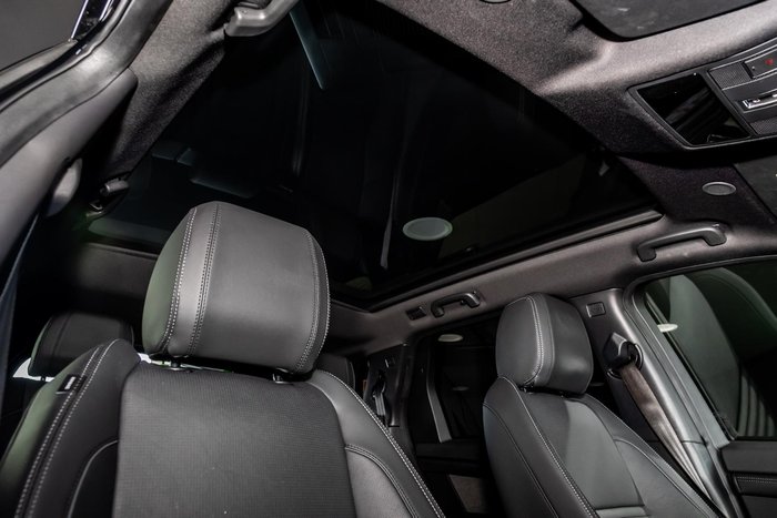 2025 Land Rover Discovery Sport P300e Dynamic SE