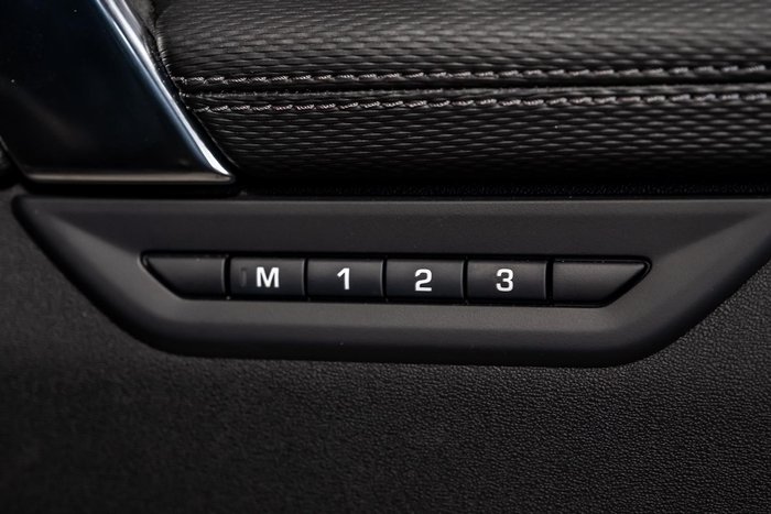 2025 Land Rover Discovery Sport P300e Dynamic SE
