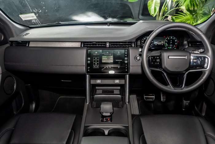 2025 Land Rover Discovery Sport P300e Dynamic SE