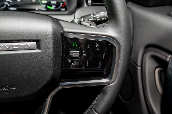 2025 Land Rover Discovery Sport P300e Dynamic SE