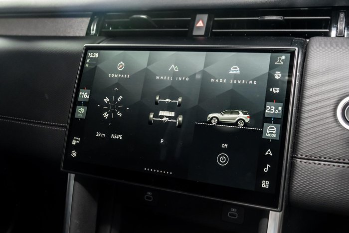 2025 Land Rover Discovery Sport P300e Dynamic SE