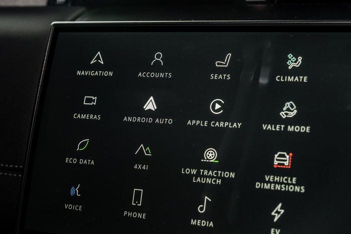 2025 Land Rover Discovery Sport P300e Dynamic SE