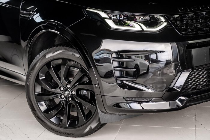 2025 Land Rover Discovery Sport P300e Dynamic SE
