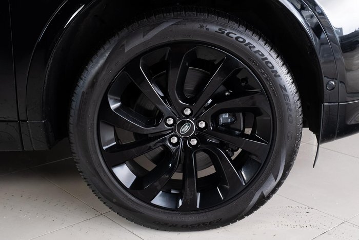 2025 Land Rover Discovery Sport P300e Dynamic SE