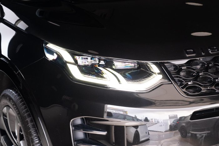 2025 Land Rover Discovery Sport P300e Dynamic SE