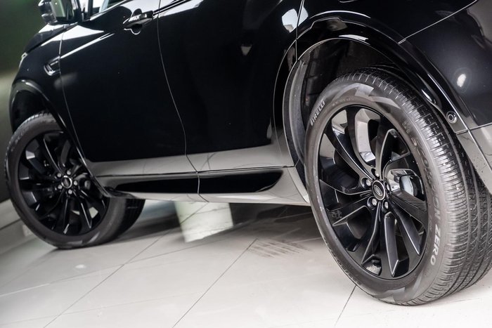 2025 Land Rover Discovery Sport P300e Dynamic SE