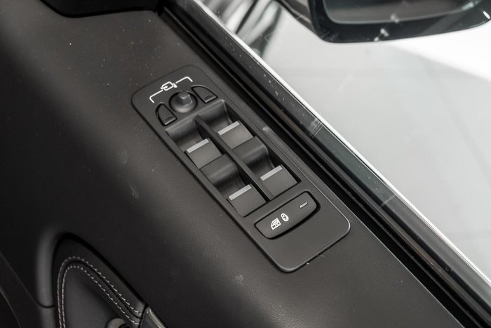 2025 Land Rover Discovery Sport P250 Dynamic HSE