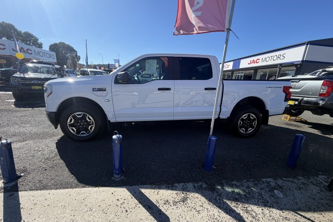 2024 FORD F150 LIGHTNING PRO STD