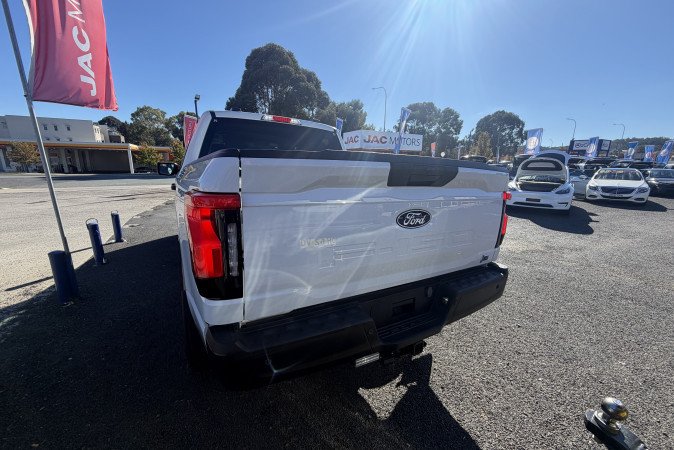 2024 FORD F150 LIGHTNING PRO STD