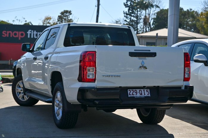 2026 Mitsubishi Triton GLX+