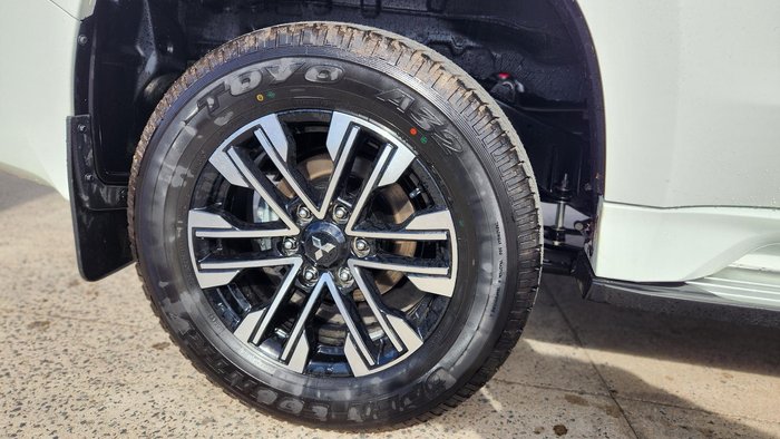 2024 Mitsubishi Pajero Sport GLS