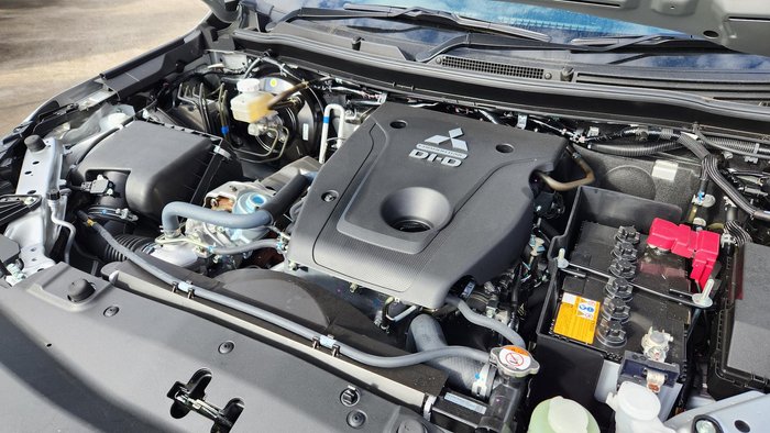 2024 Mitsubishi Pajero Sport GLS