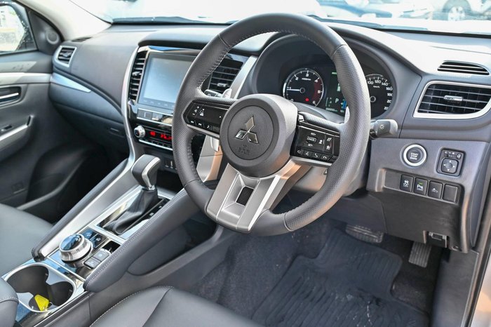2024 Mitsubishi Pajero Sport GLS